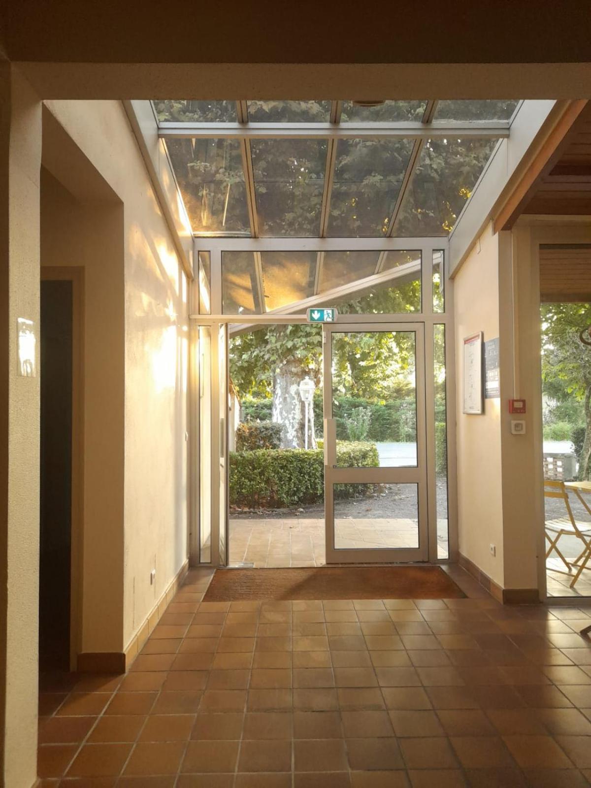 Hotel Platanes - Kb Hotel Group Etauliers Exterior foto
